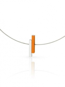 Clic collier staaldraden met aluminium hangers zilver en oranje C116O