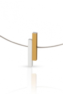 Clic collier staaldraden met aluminium hangers zilver en goud C116G